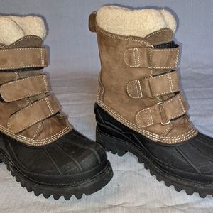 LL Bean Ladies Winter Boots - Size 8 (Women's)